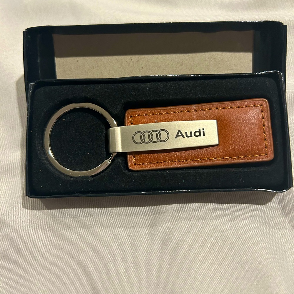 AUDI Logo Car Dealer Keychain Leather & Metal Key Fob Ring